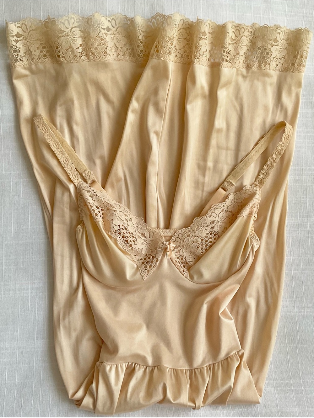 Vintage JCPenney | Full Slip Dress Cream Lace Trim Wired Bust Nylon USA | 32A